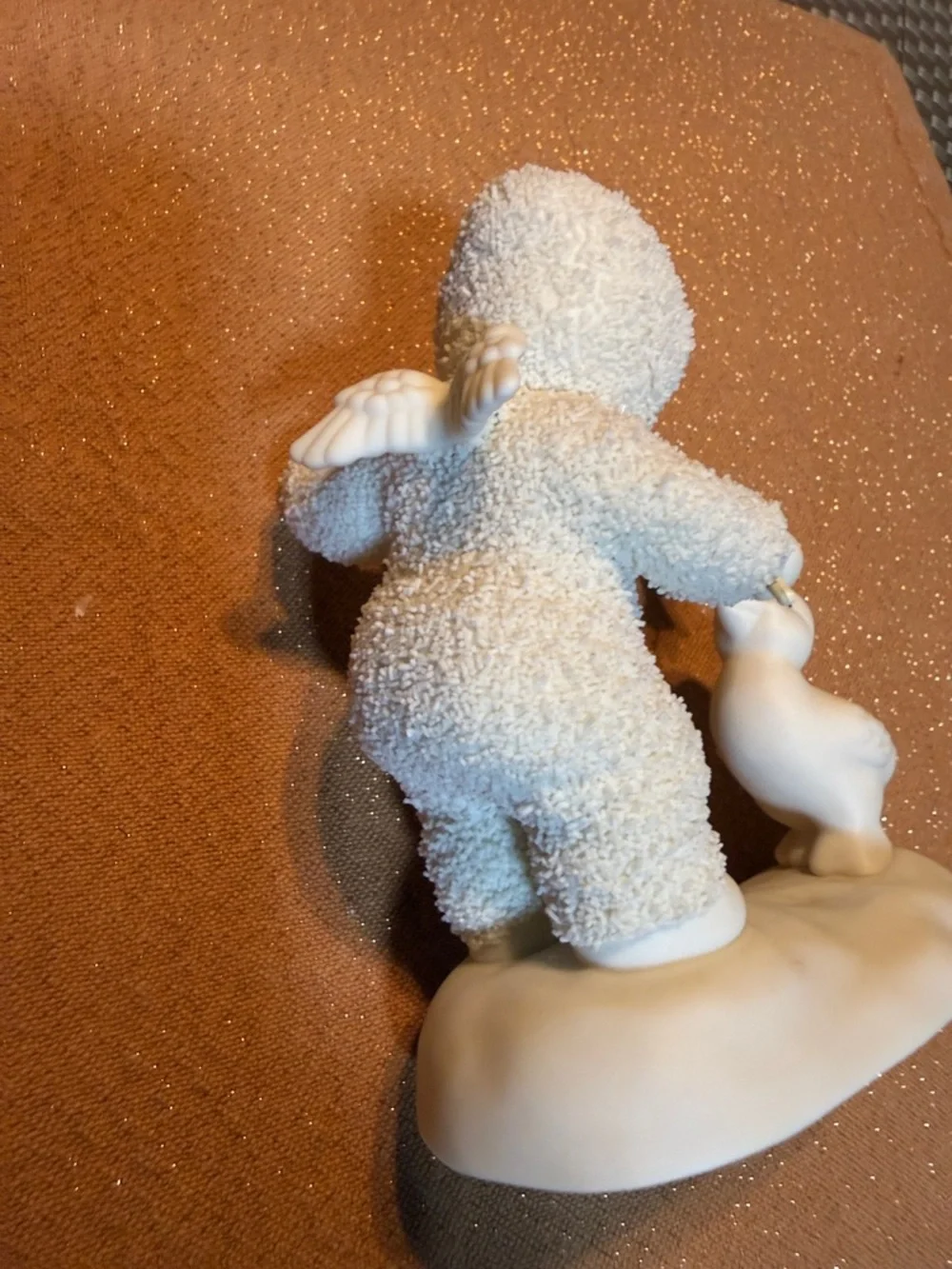 Department 56 Snowbabies White   Figurine with Bird (2000) “Dreams Do Come True”